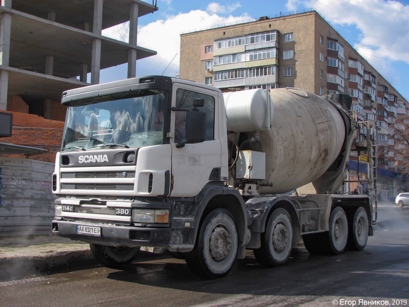 Бетоносмеситель на шасси Scania  P114CB8X4HZ380, #АХ8321ЕI. Харьковская область, г. Харьков, улица Шатиловская