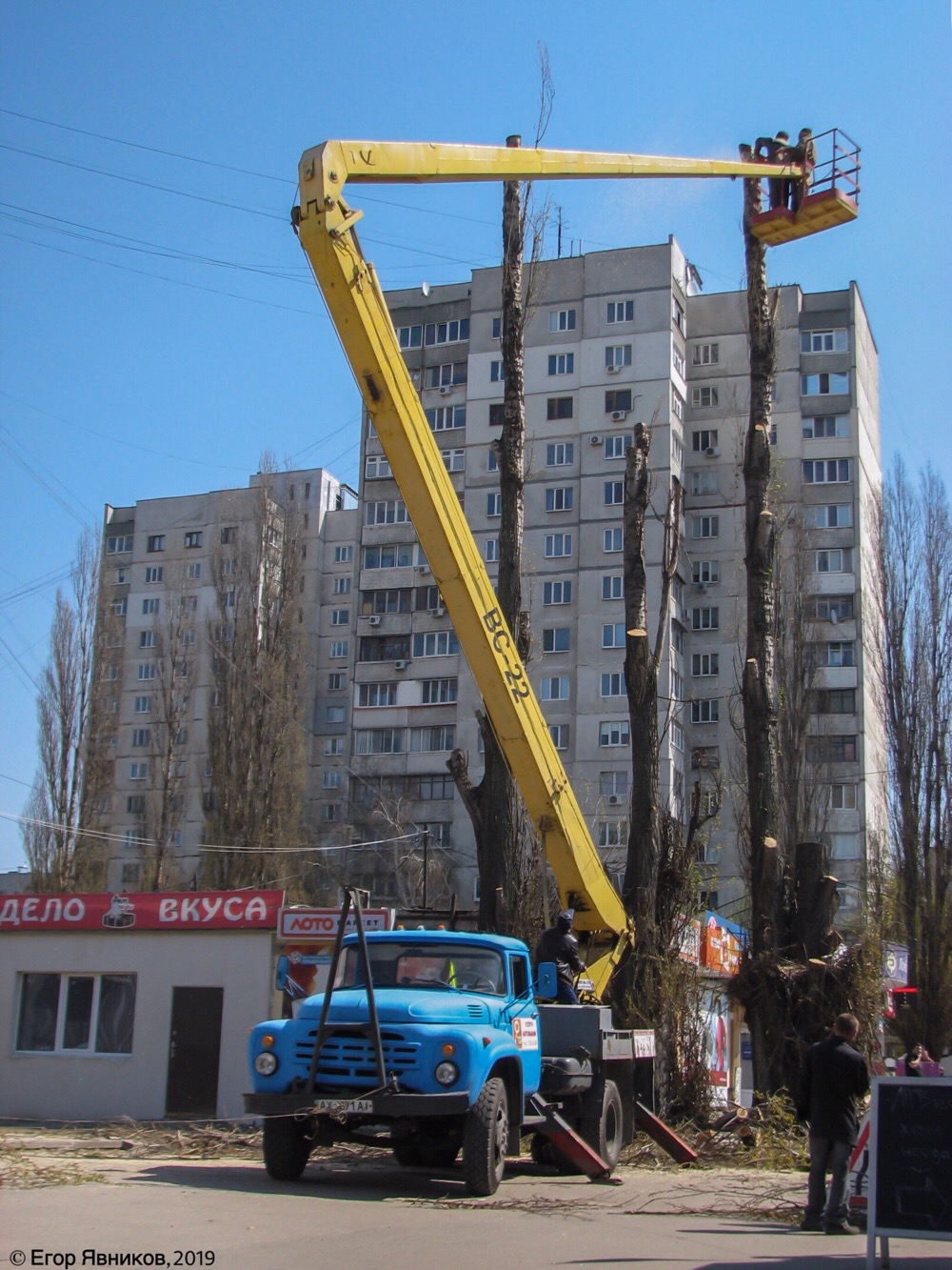Автоподъёмник ВС-22-МС на шасси ЗиЛ-431412, #АХ5871АI. Харьковская область, г. Харьков, улица Блюхера 