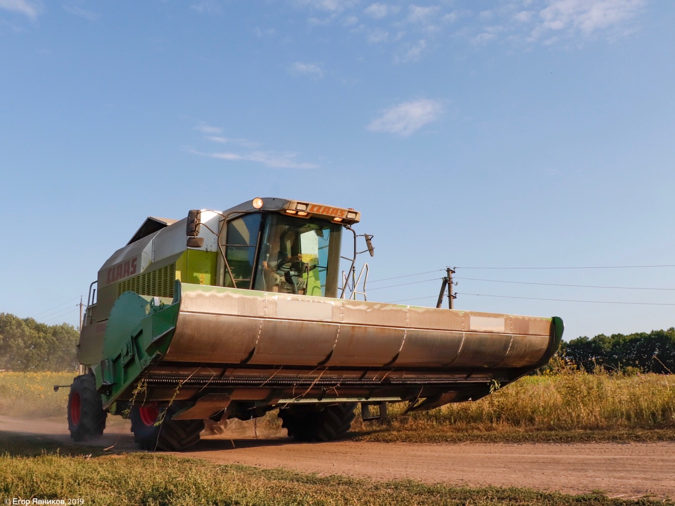 Зерноуборочный комбайн Claas Mega 208 с очесывающей жаткой, #02534АХ. Харьковская область, село Петровка 