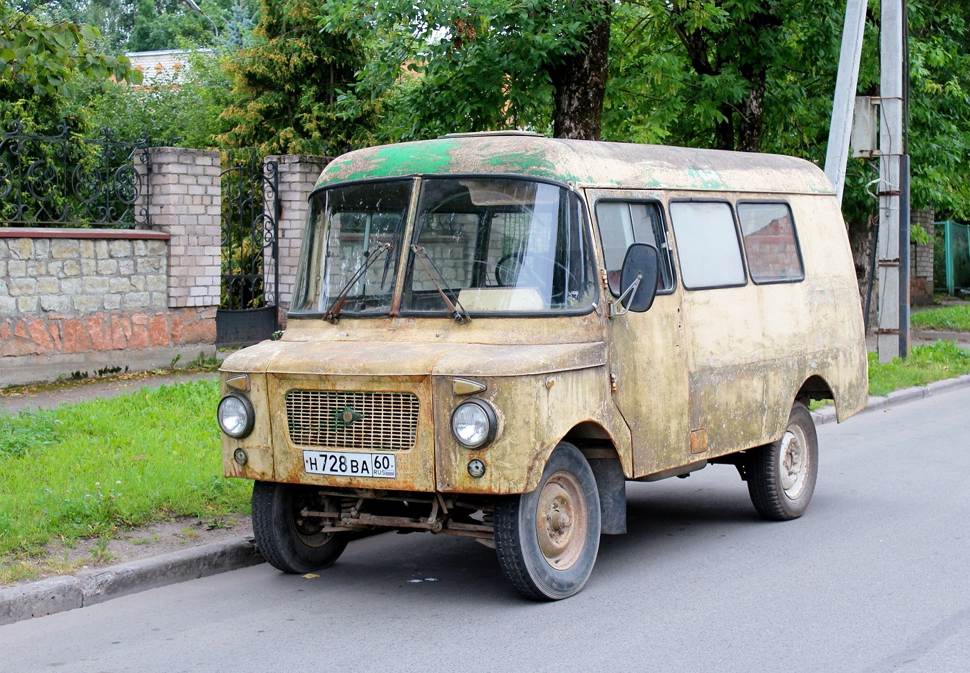 Микроавтобус Nysa 522T #Н 728 ВА 60. Псков, Первомайская улица