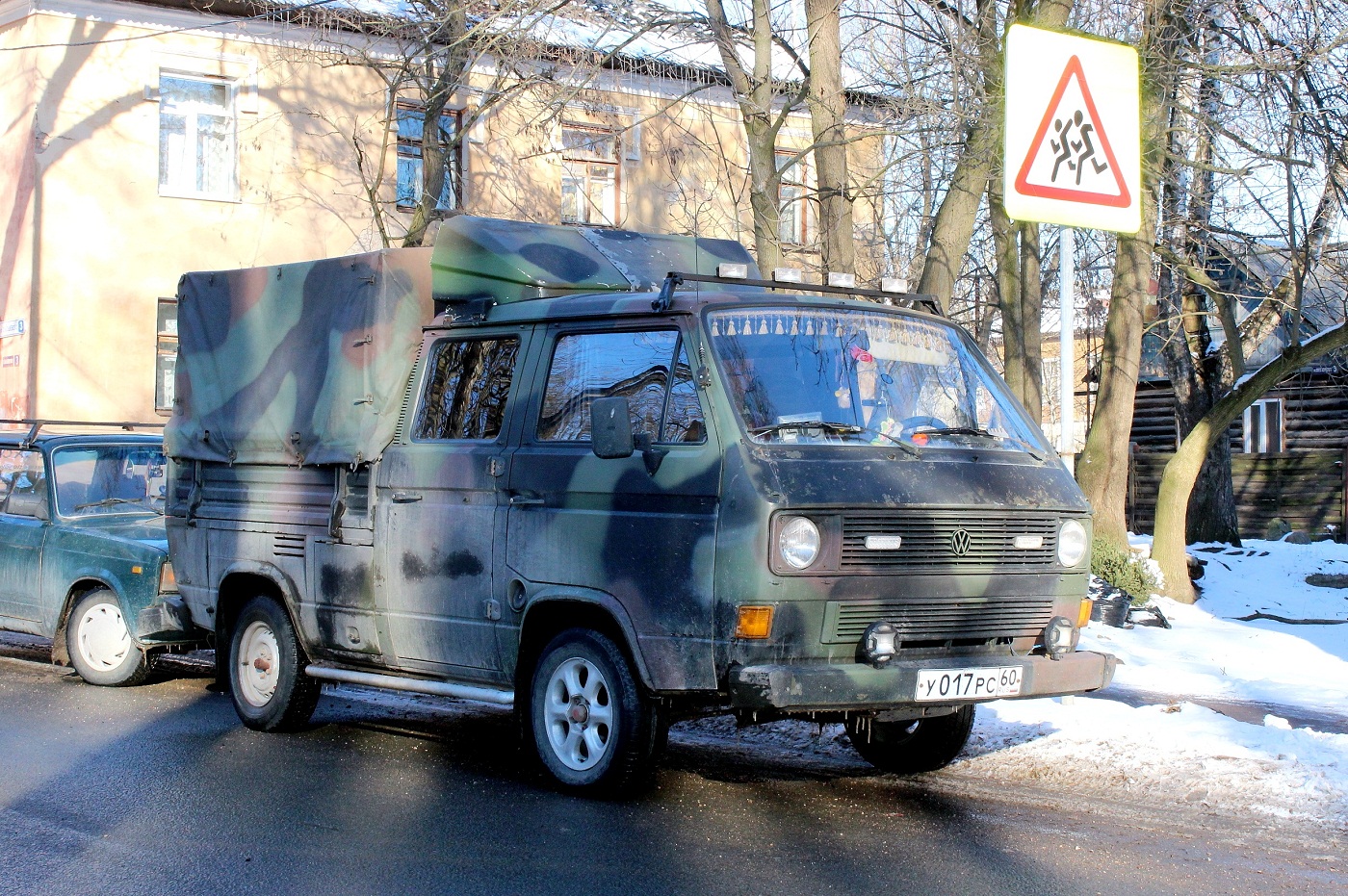 VW Transporter T3 #У 017 РС 60. Псков, улица Олега Кошевого