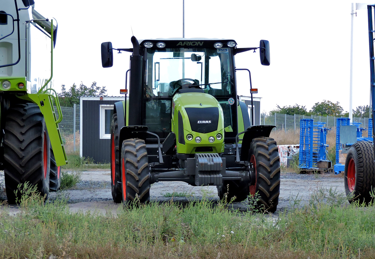 Трактор Claas Arion 430. Харьковская область, г. Харьков, проспект Гагарина