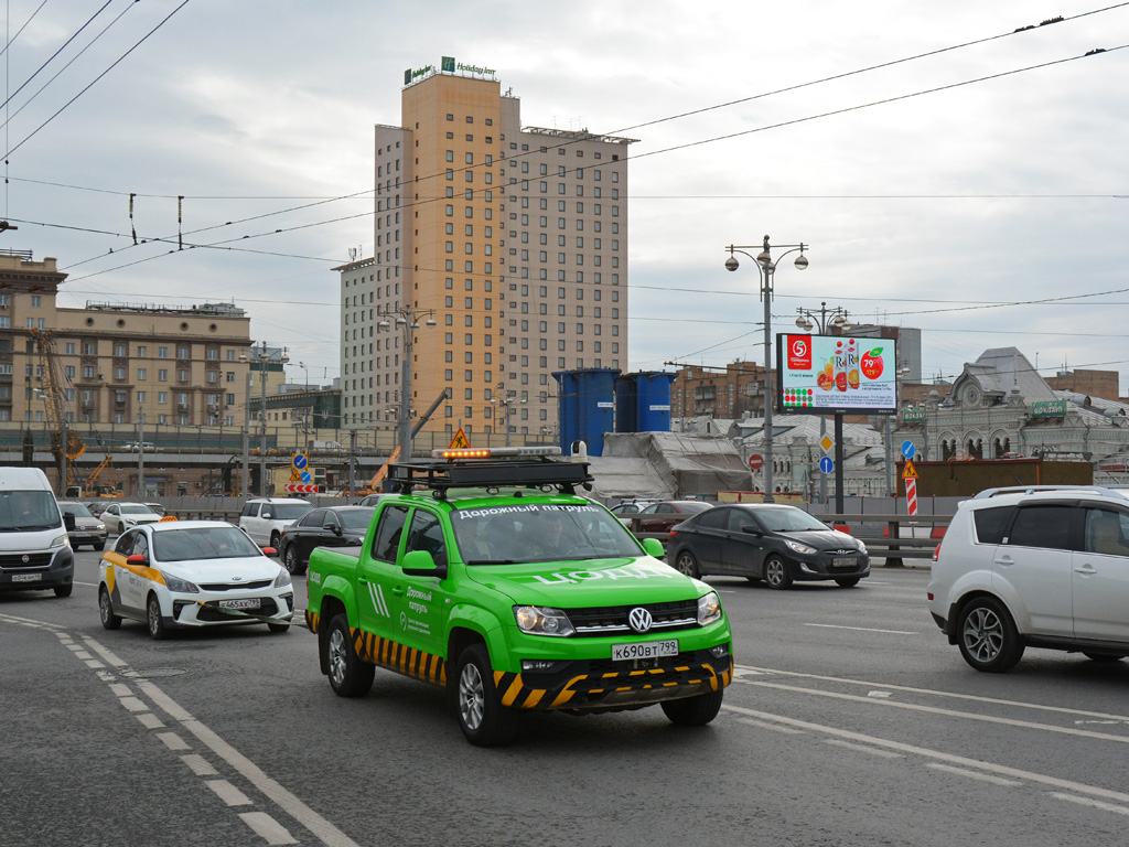 Пикап Volkswagen Amarok #К 690 ВТ 799. Москва, проспект Мира 