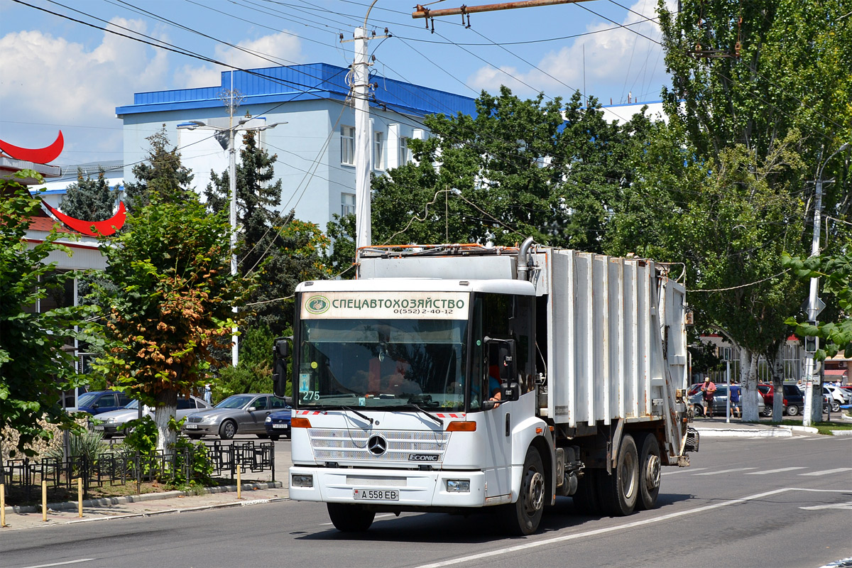 Мусоровоз на шасси Mercedes-Benz Econic #А 558 ЕВ. Приднестровье, Бендеры, улица Суворова