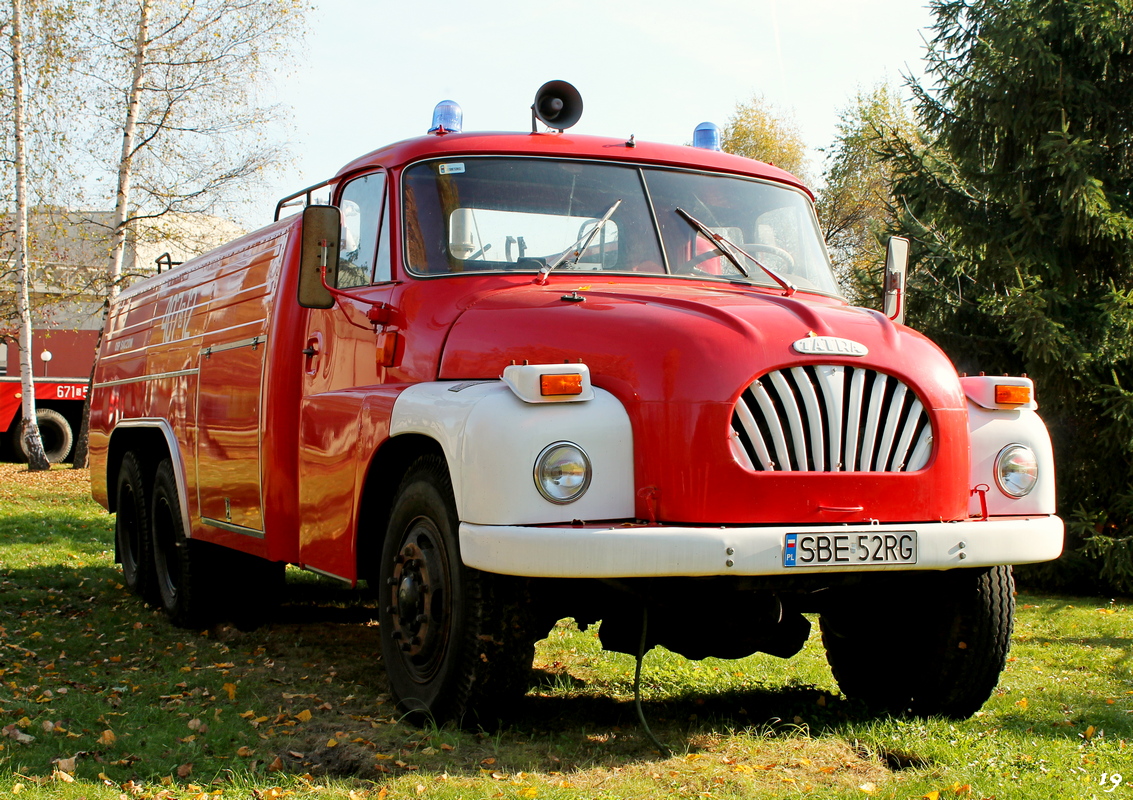 Автоцистерна пожарная на шасси Tatra 138 #407[S]12. Надстройка фирмы "Karosa".. Stadionowa 7A, Мысловице, Польша