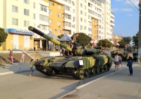 Танк. Приднестровье, Тирасполь, Набережный переулок