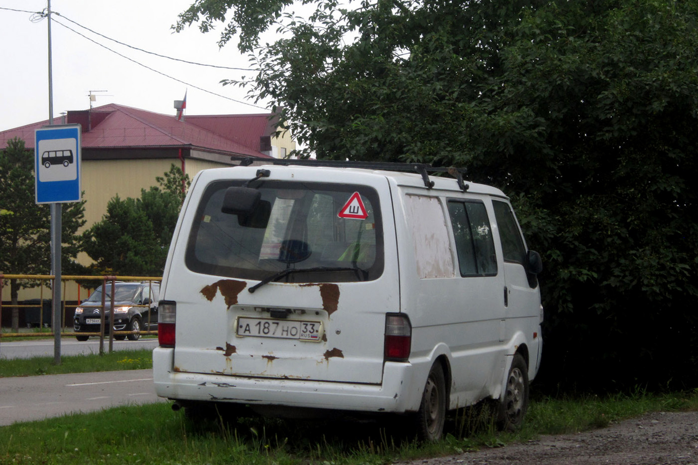 Микроавтобус Mitsubushi Delica #А 187 НО 33. Тюмень, Дамбовская улица