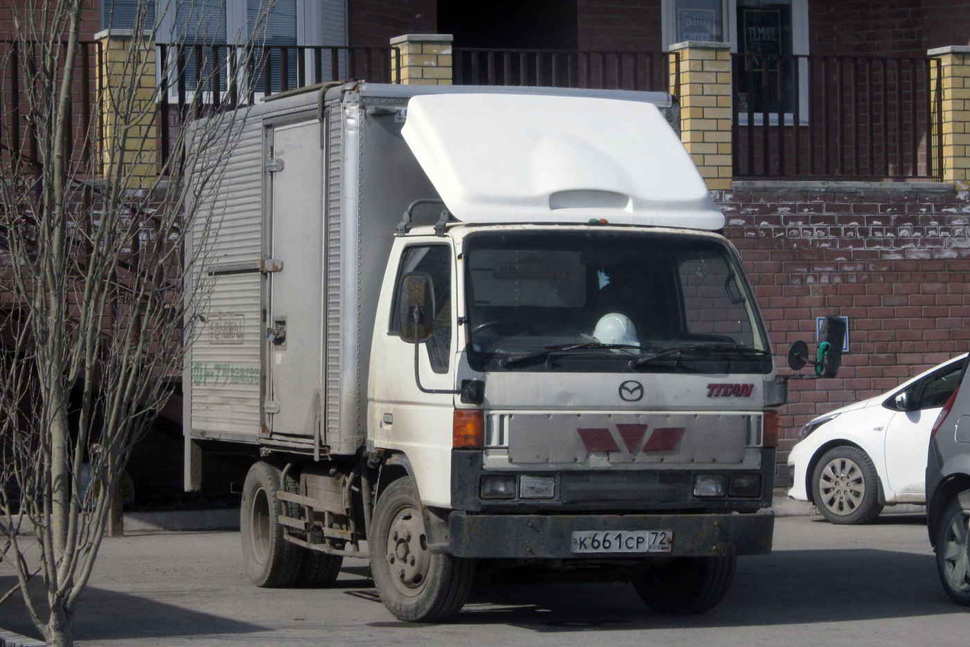 Фургон на базе Mazda Titan #К 661 СР 72. Тюмень, улица Мельникайте