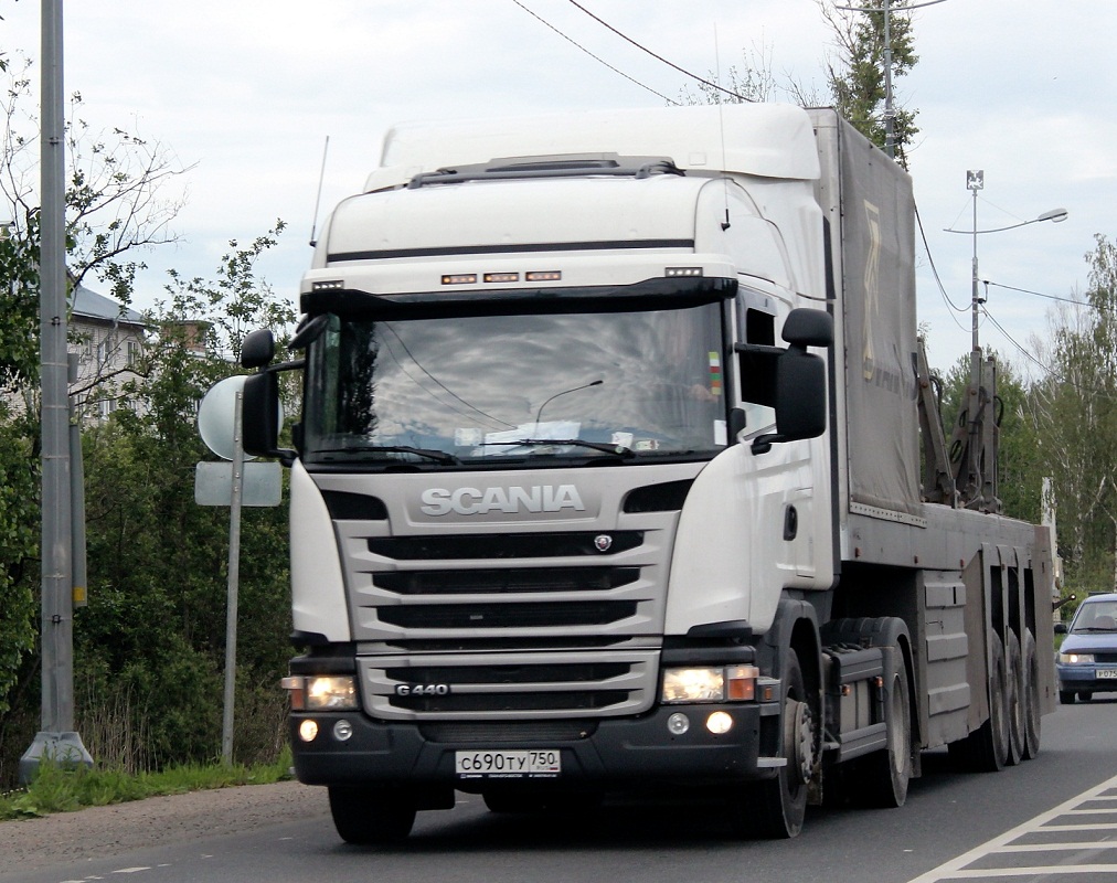 Седельный тягач Scania G440 #С 690 ТУ 750. Псков, Ленинградское шоссе