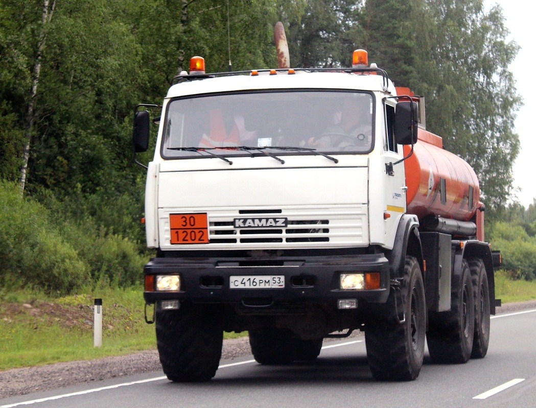 АТЗ НефАЗ-66062 на шасси КамАЗ-43118 #С 416 РМ 53. Псковская область, трасса Р-23
