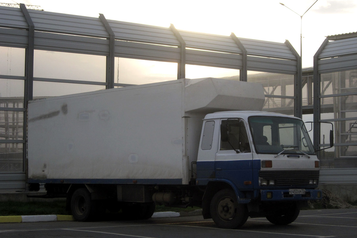 Фургон на шасси Nissan Diesel Condor #О 453 ХР 72 . Тюмень, улица Федюнинского