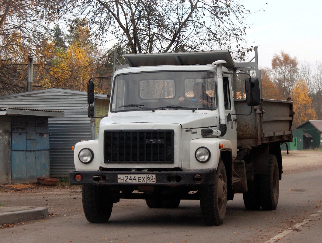 Самосвал ГАЗ-САЗ-35071 на шасси ГАЗ-3309 #Н 244 ЕХ 60. Псковская область, Пушкинские Горы