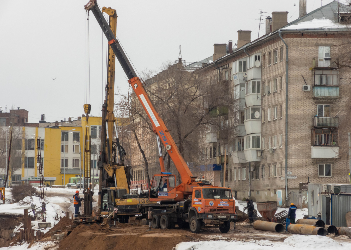 подъемный кран КС-55713 "Клинцы". г. Самара, стройплощадка Фрунзенского моста