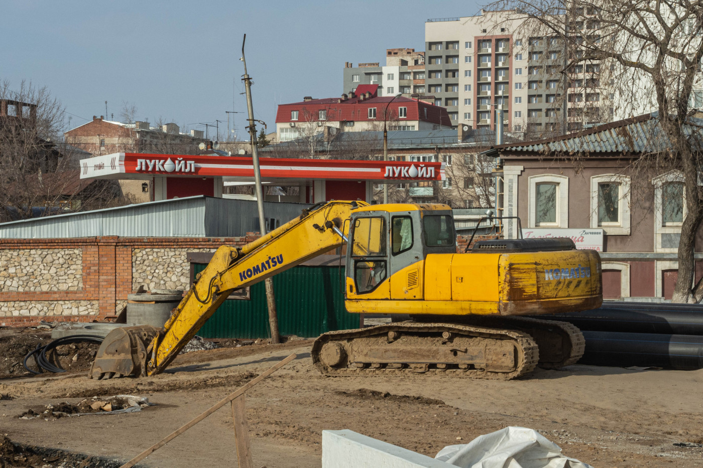 экскаватор на гусеничном ходу KOMATSU* . г. Самара, ул. Фрунзе