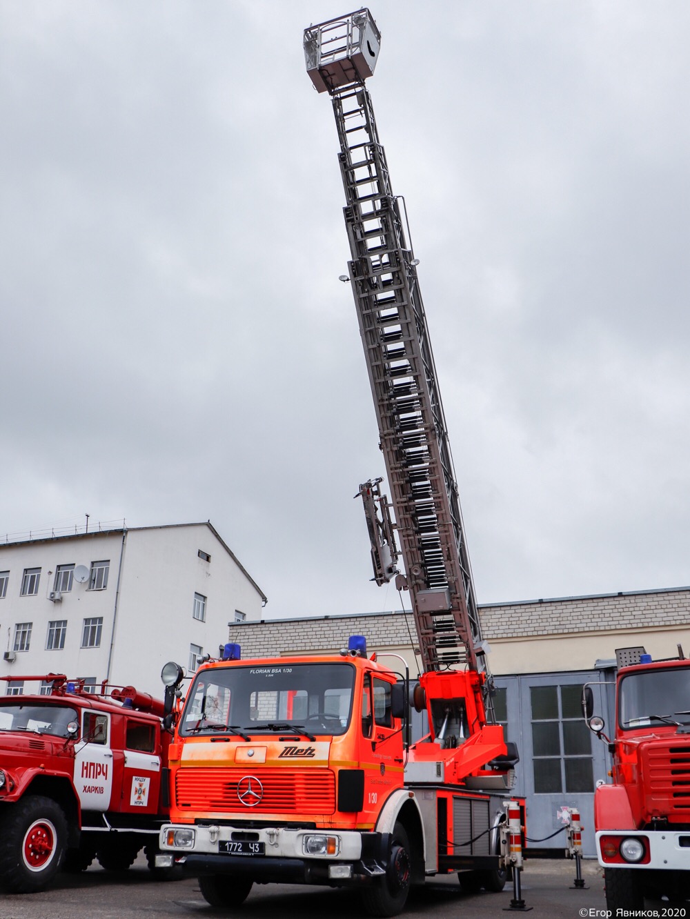 Автолестница пожарная DLK 23-12 на шасси Mercedes-Benz 1419, #1772Ч3. Харьковская область, г. Харьков, улица Баварская 
