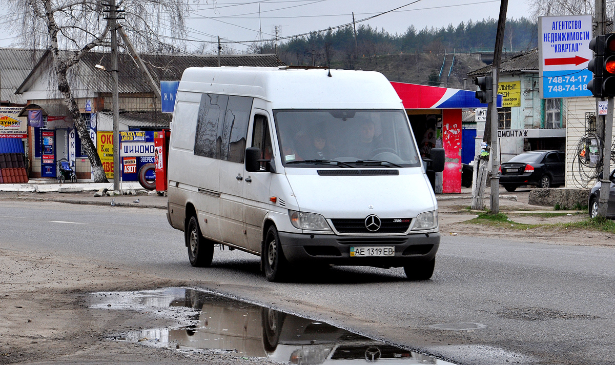 Грузопассажирский фургон Mercedes-Benz Sprinter 316CDI #АЕ 1319 ЕВ. Харьковская область, г. Мерефа, Днепропетровская улица