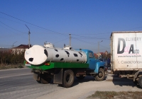 Автоцистерна для перевозки молока на шасси ГАЗ-53-12 #В 770 РВ 82. Крым, Евпатория, проспект Победы