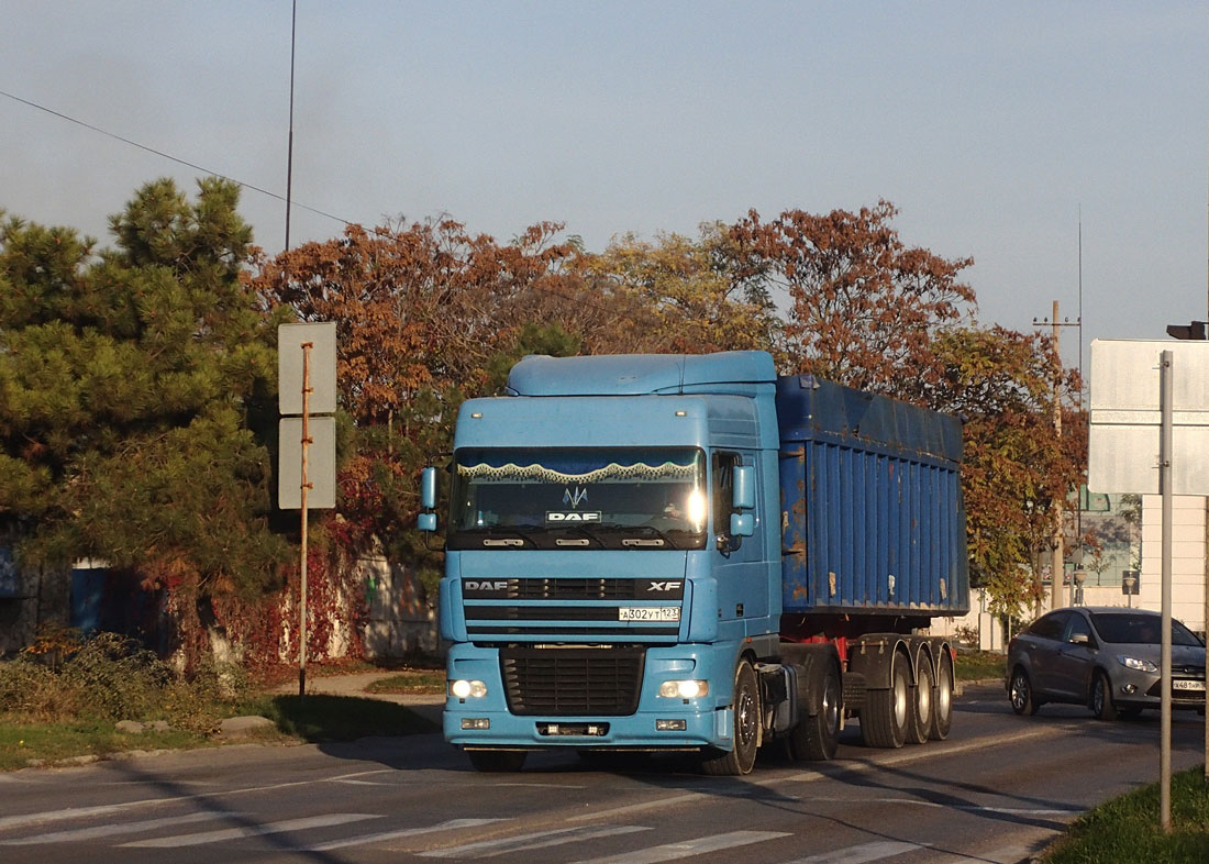 Самосвал, на шасси DAF FTG 95XF, А 302 УТ 123. Крым, Евпатория, улица 2-й Гвардейской Армии