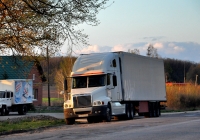 Седельный тягач Freightliner Century Class #м373ка 31. Украина, Харьковская область, г. Мерефа, автодорога М-18