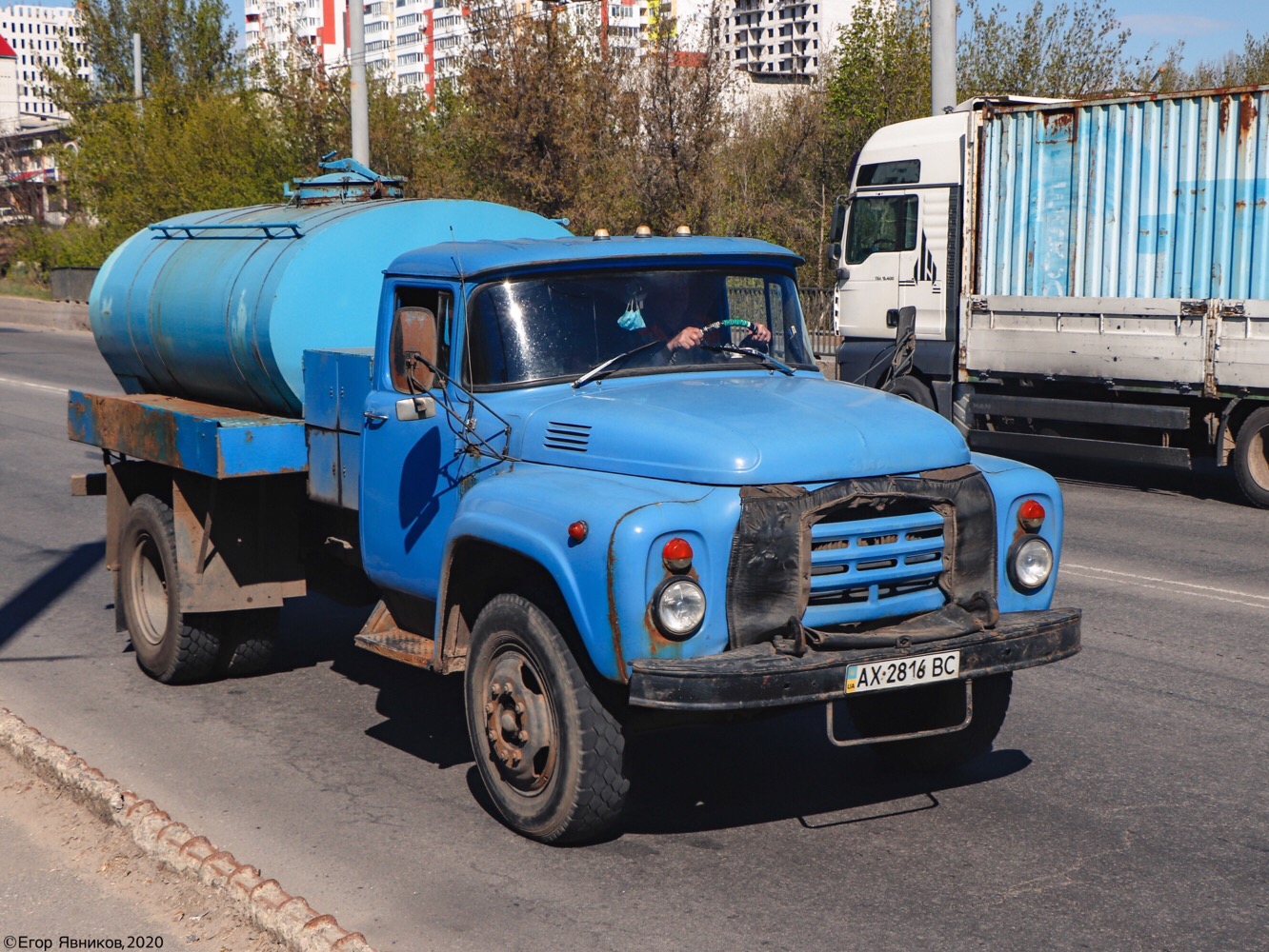Автоцистерна «Харьковводоканала» АЦВ-3,4 на шасси ЗиЛ-431410, #АХ2816ВС. Харьковская область, г. Харьков, улица Гвардейцев-Широнинцев