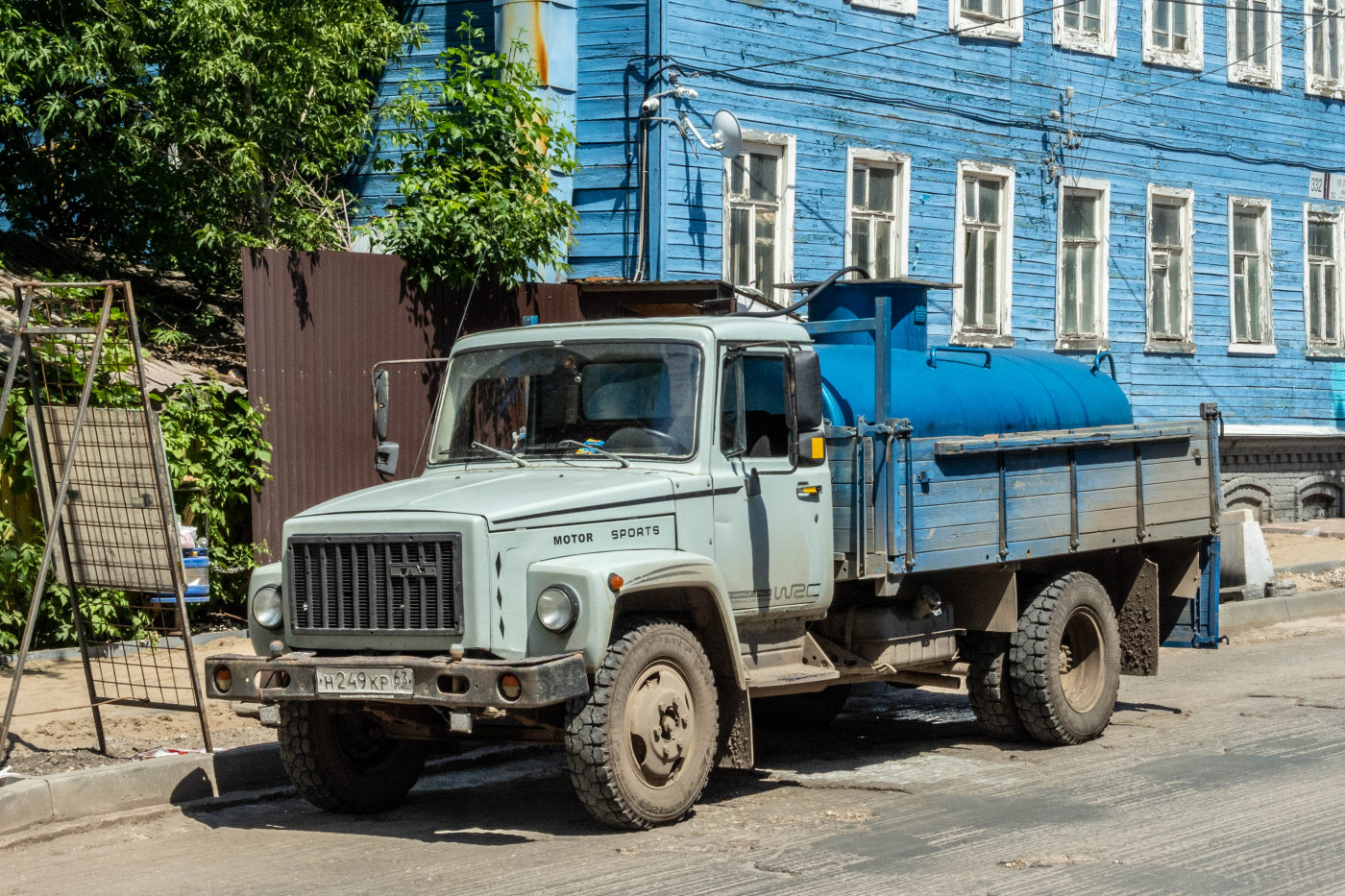 грузовой автомобиль ГАЗ-3307 #Н249КР63. г. Самара, ул. Ленинская