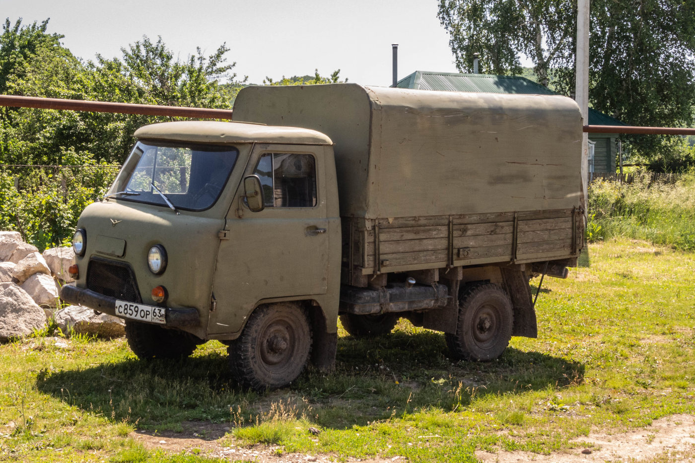грузвой автомьбиль УАЗ-3303 #С859ОР63. Самарская область, с. Ширяево, ул. Колхозная