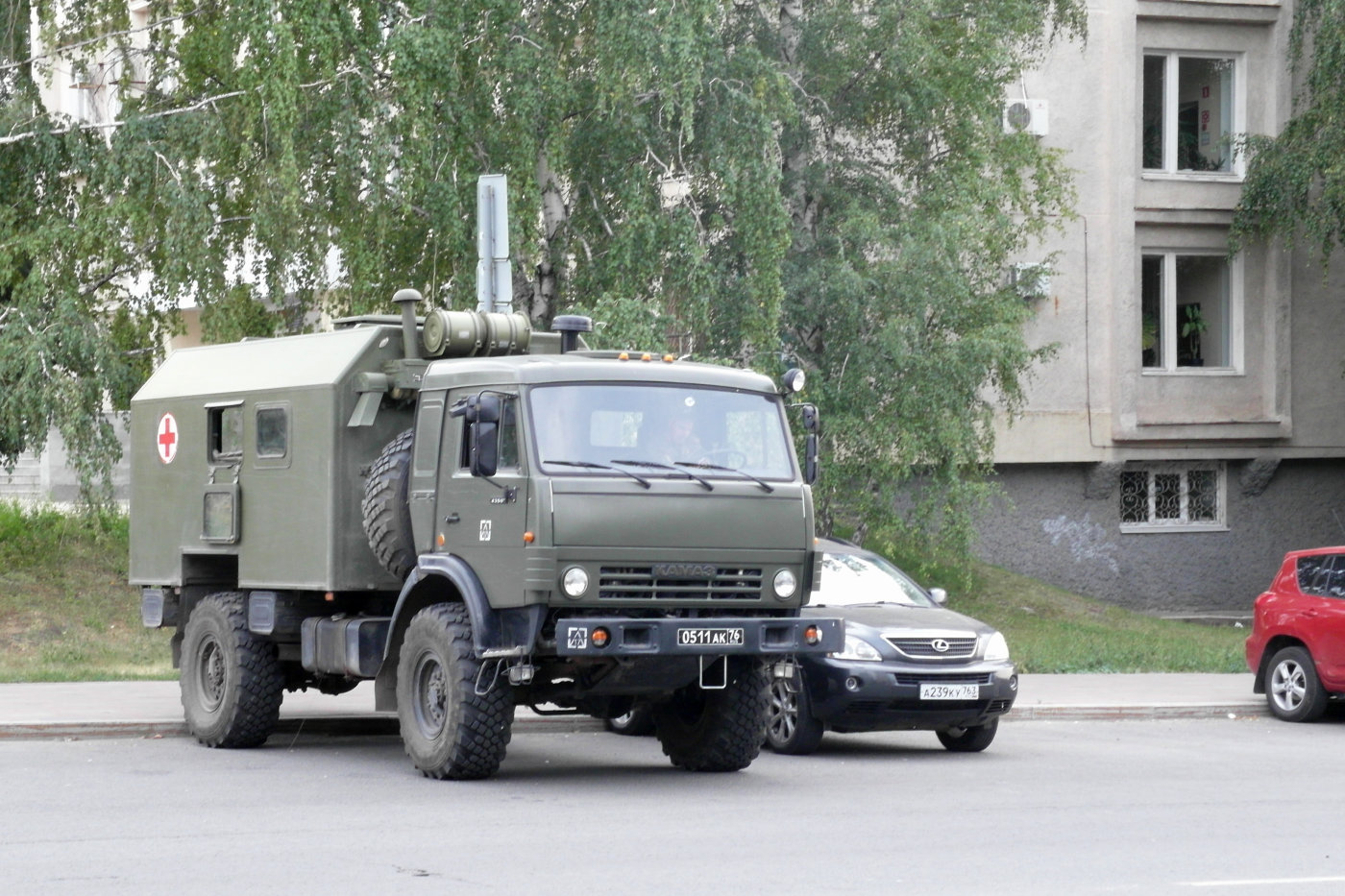 санитарный автомобиль на базе КАМАЗ-4350* #0511АК76. г. Самара, ул. Осипенко
