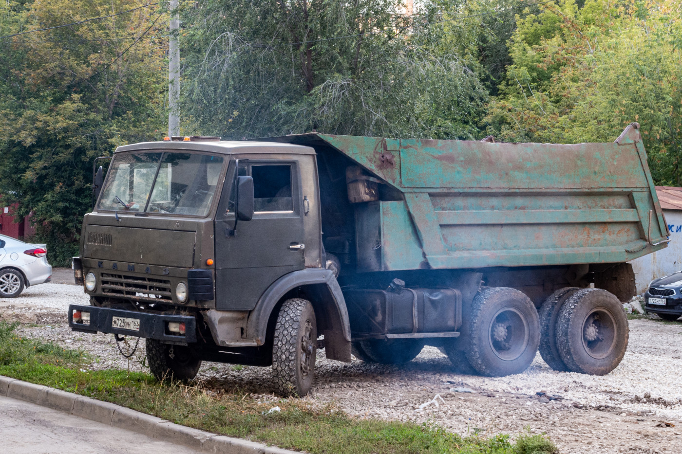 самосвал КамАЗ-55111 #М725МН163. г. Самара, Северо-Восточная магистраль