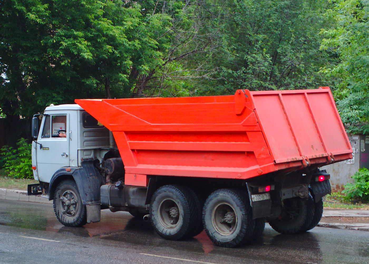 Самосвал КамАЗ-5511 #Р300УВ163. г. Самара, ул. Партизанская