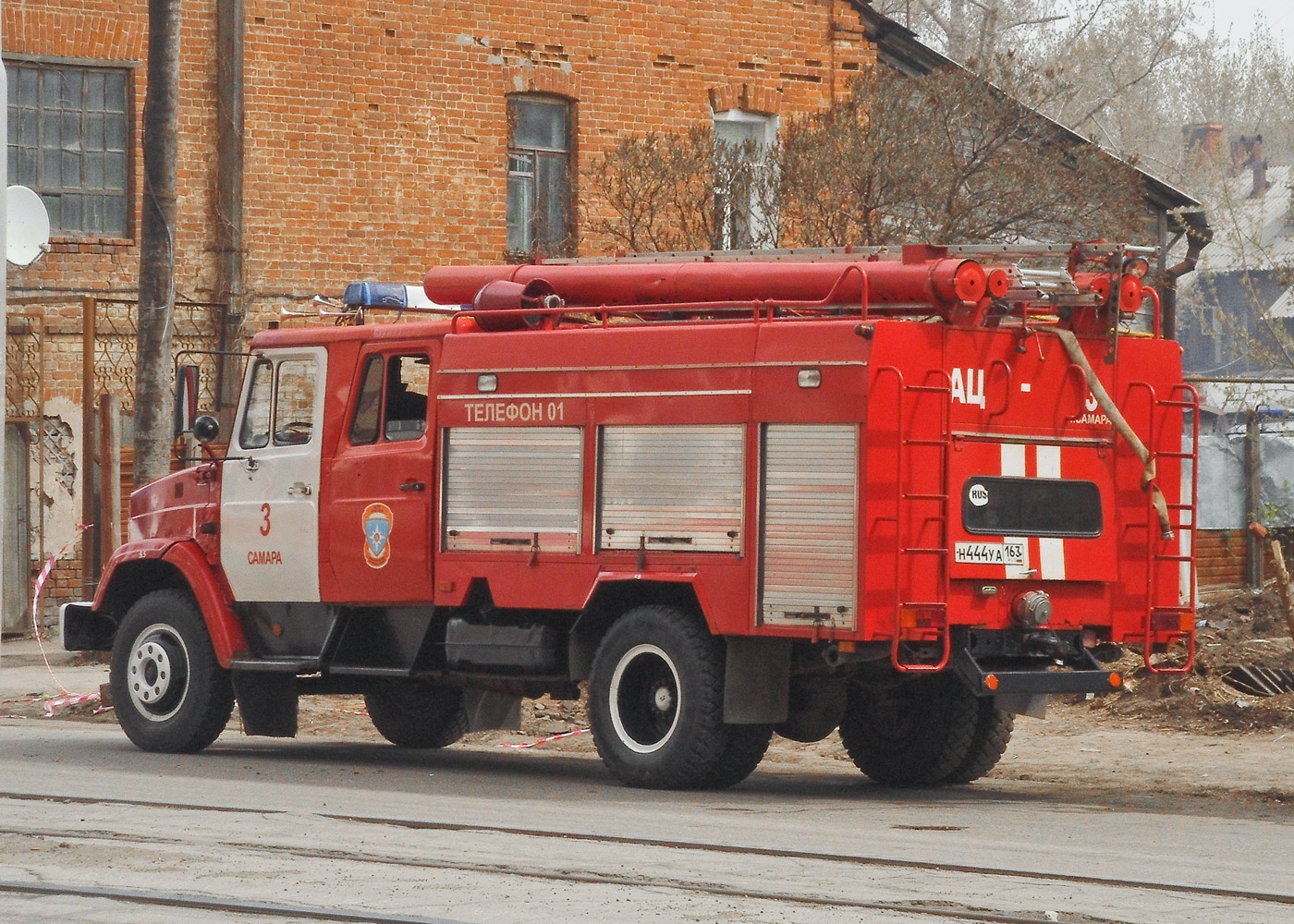 Пожарная автоцистерна АЦ-3,2-40(433104)-8ВР на шасси ЗиЛ-433104 #Н444УВ163. г. Самара, ул. Арцыбушевская