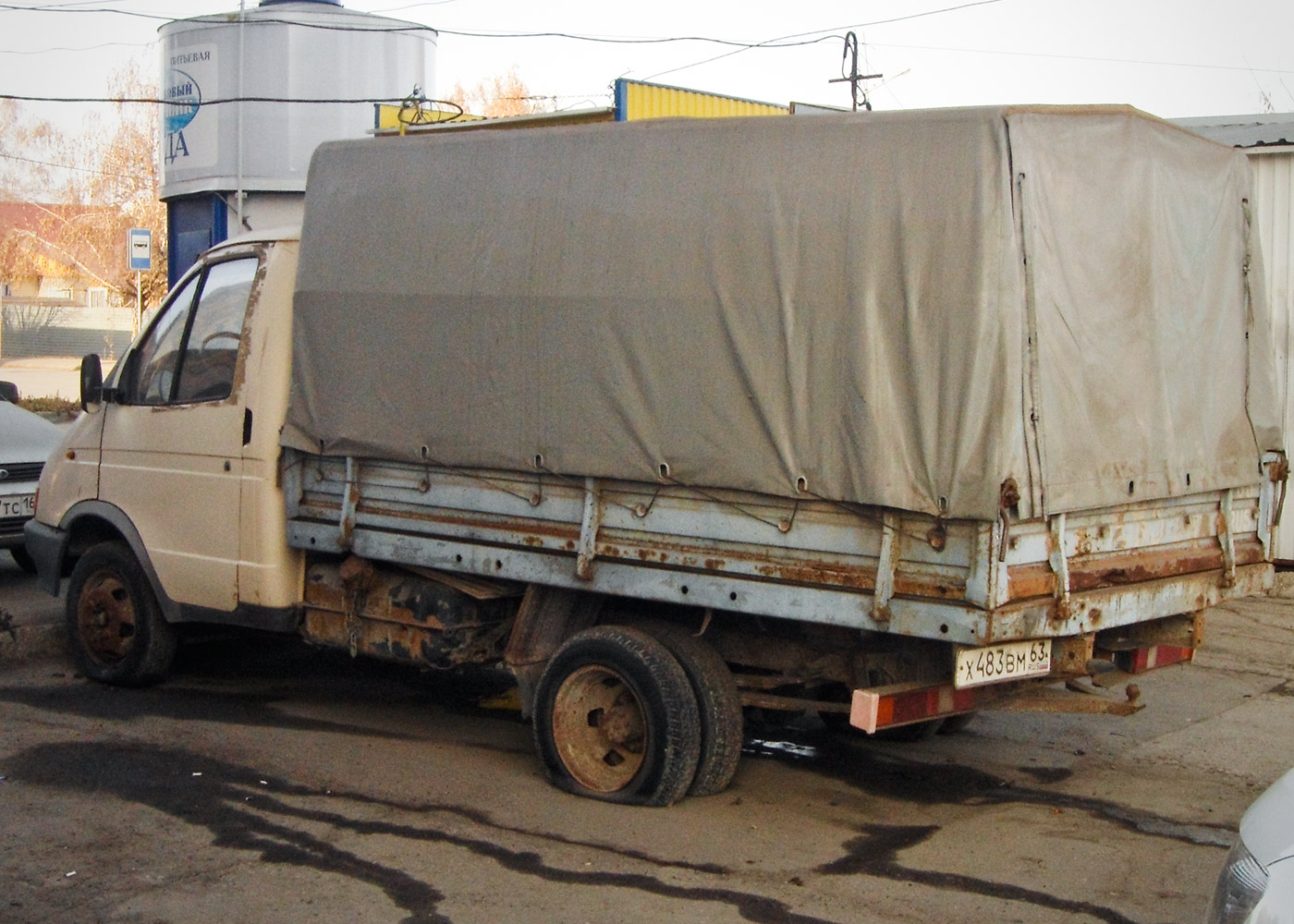Бортовой грузовой автомобиль ГАЗ-3302 "Газель" #Х483ВМ63. г. Самара, ул. Энтузиастов
