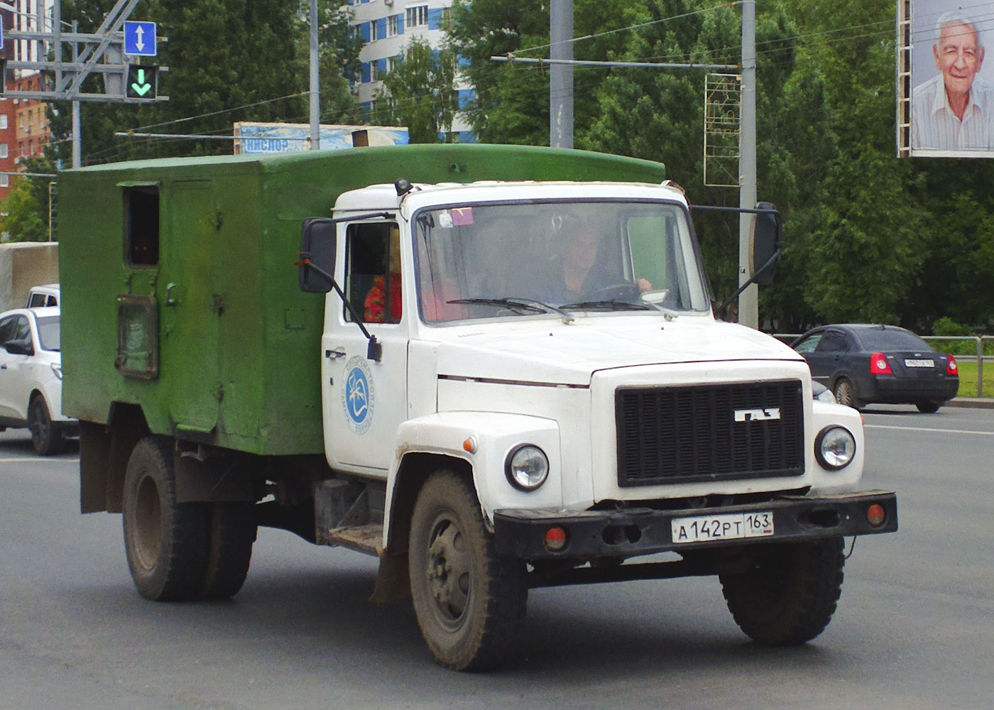 Фургон К66Н на шасси ГАЗ-3307 #А142РТ163. Самара, Московское шоссе