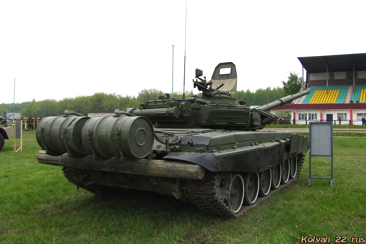 Танк Т-72. Алтайский край, Барнаул, Ипподром