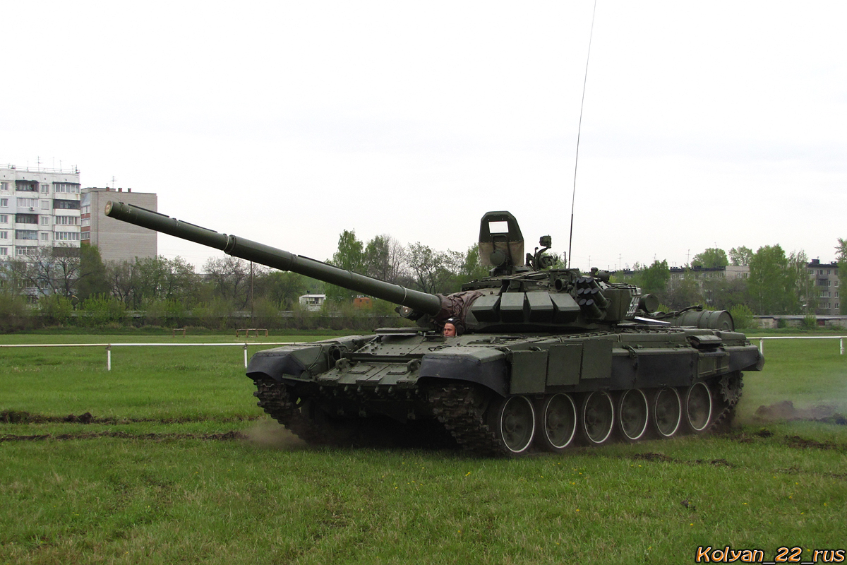 Танк Т-72. Алтайский край, Барнаул, Ипподром