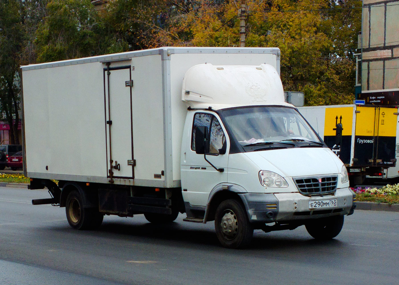 ГАЗ-33106 "Валдай" #Е290ММ763. Самара, улица Гагарина