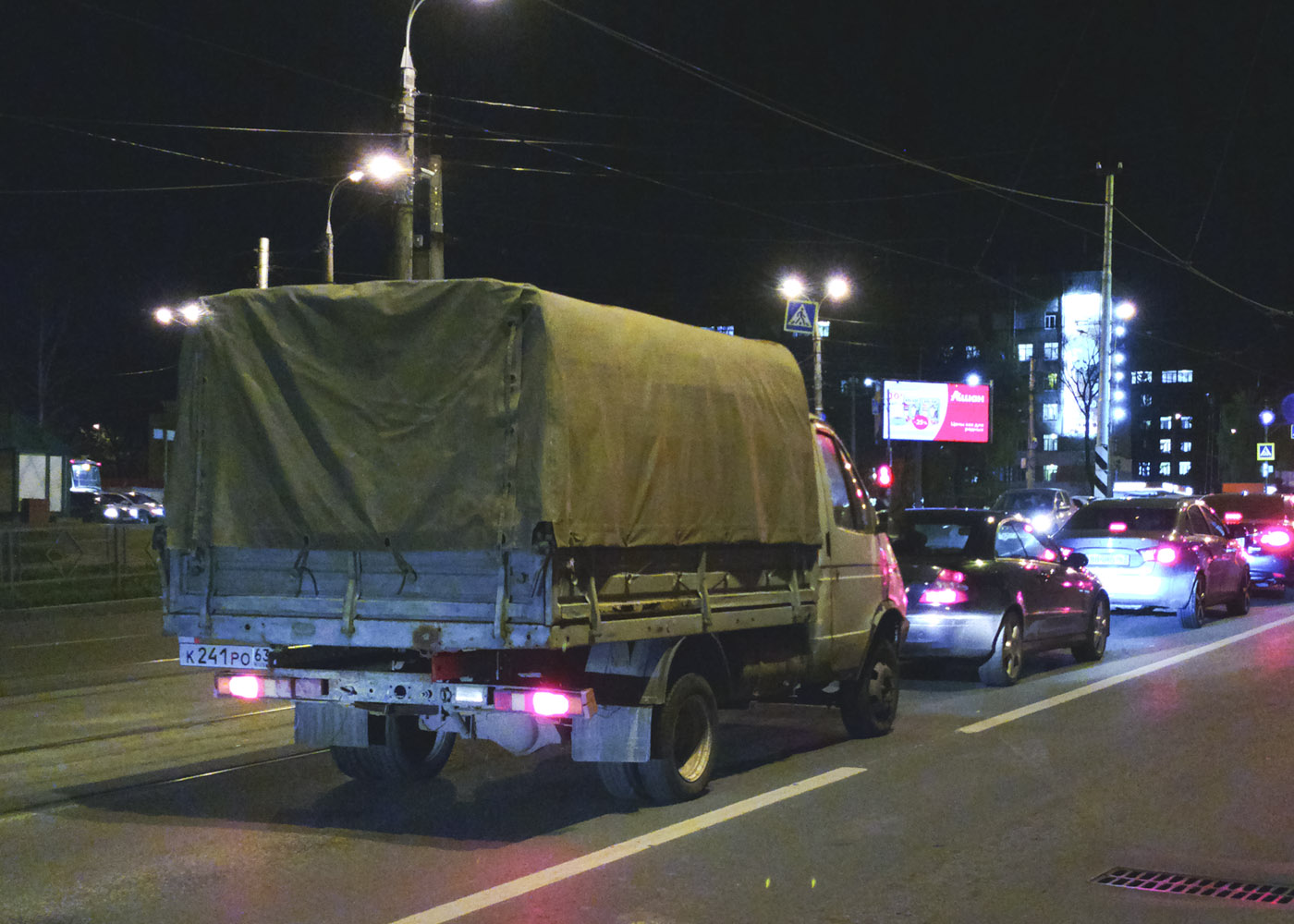 Бортовой грузовой автомобильГАЗ-3302 #К241РО63. г. Самара, ул. Полевая