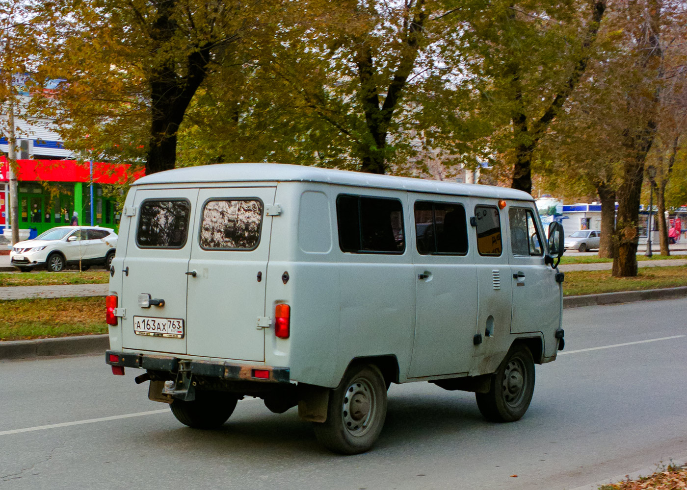 Микроавтобюус УАЗ-2206 #А163АХ763. г. Самара, ул. Революционная