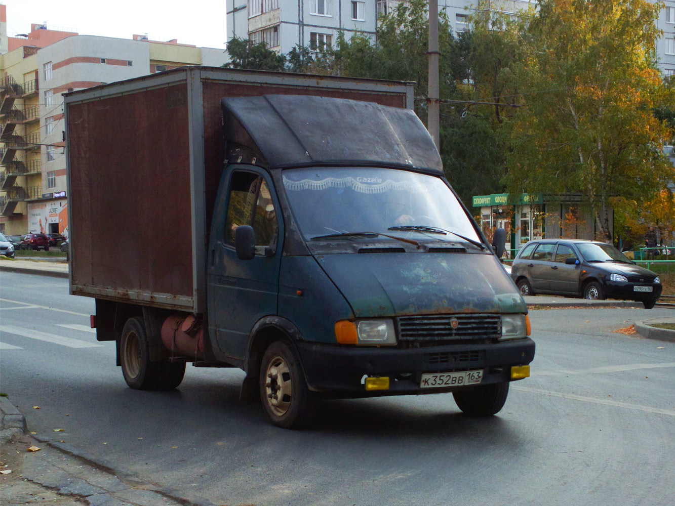 Фургон на шасси ГАЗ-3302 "Газель" #К352ВВ163. г. Самара, Киевская улица