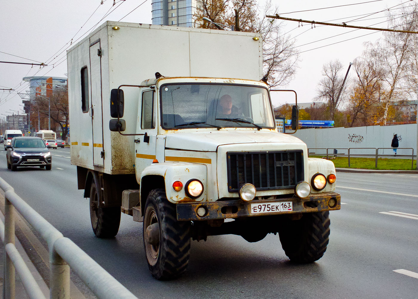 Мастерская на шасси ГАЗ-3308 #Е975ЕК163. Самара, Московское шоссе