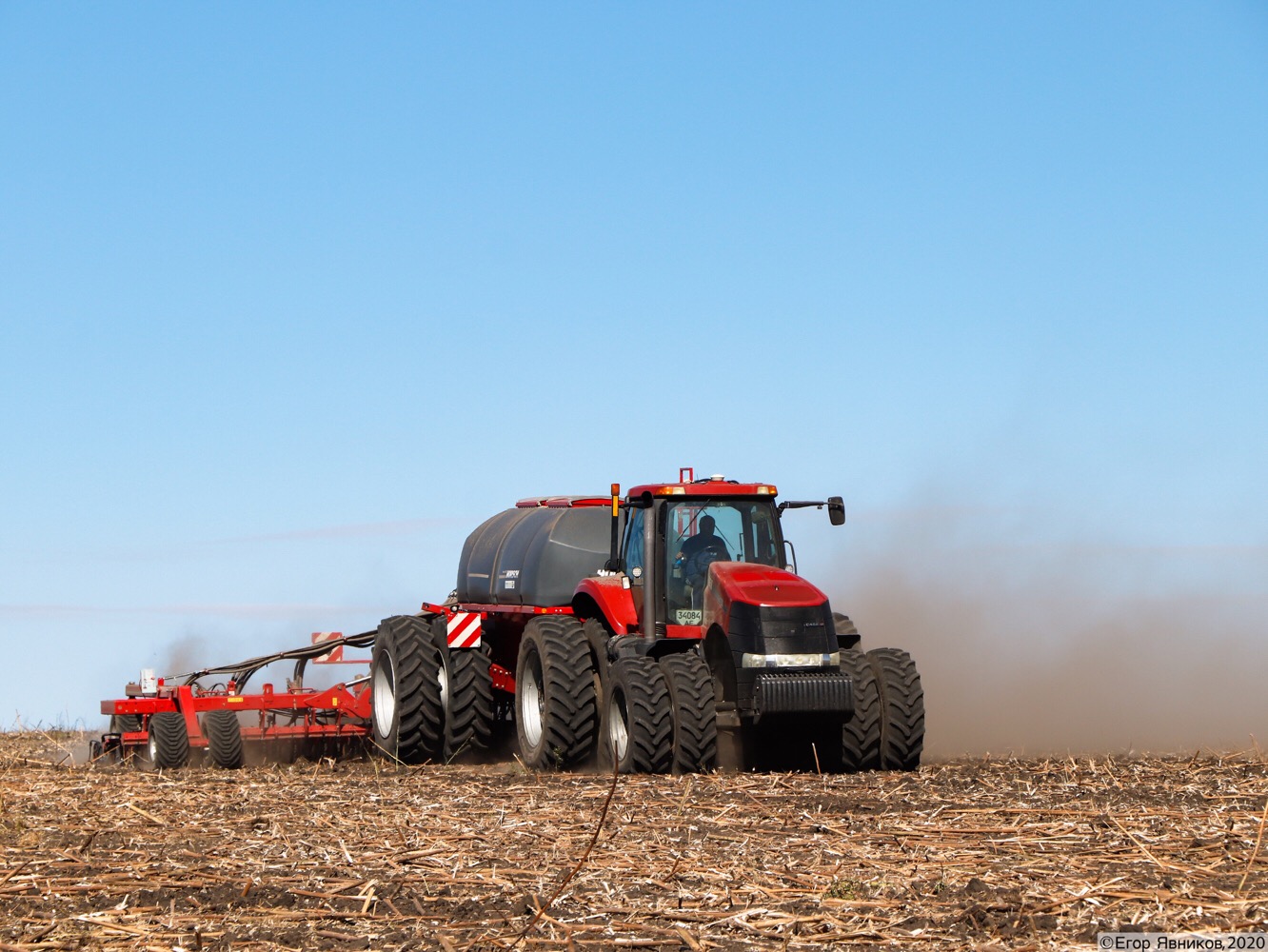Трактор Case IH Magnum 340, #34084АЕ с посевным комплексом Horsch Pronto 10 NT. Харьковская область, Харьковский район, село Русские Тишки