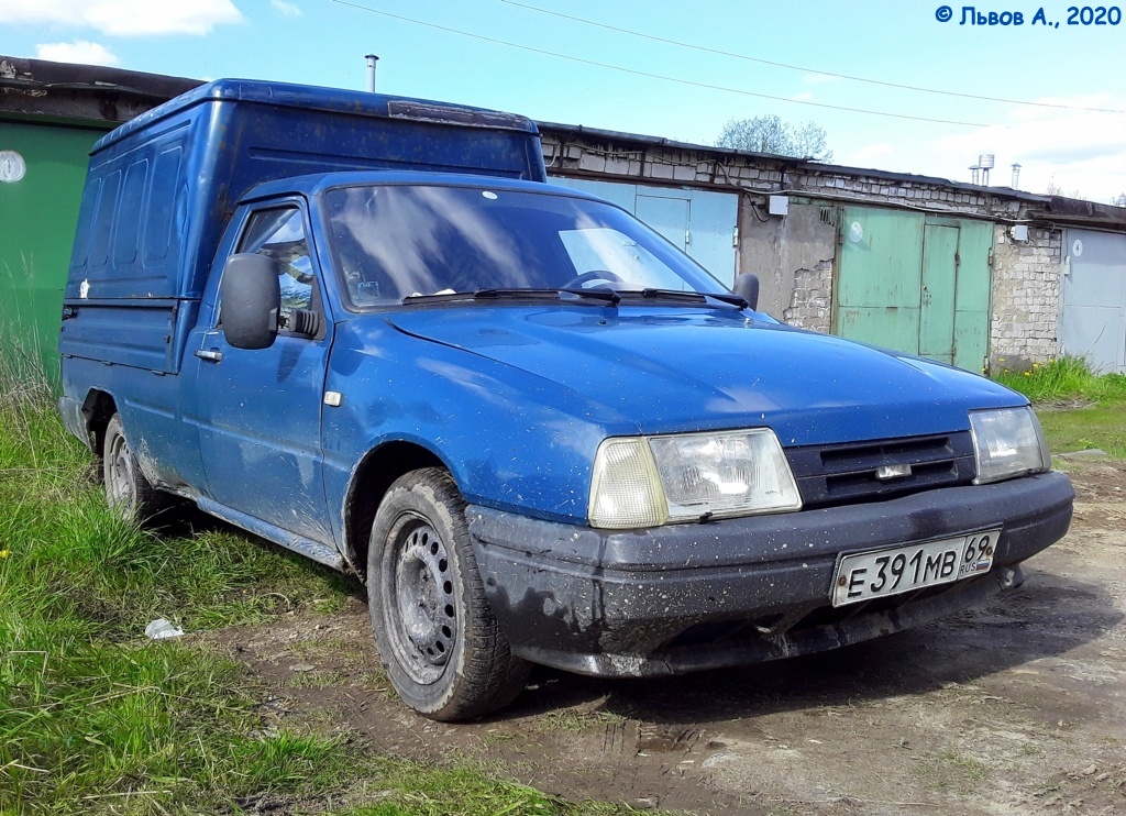 Фургон ИЖ-2717-220, #Е391МВ69. Россия, Тверская область, Удомля, гаражный кооператив "Сигнал"