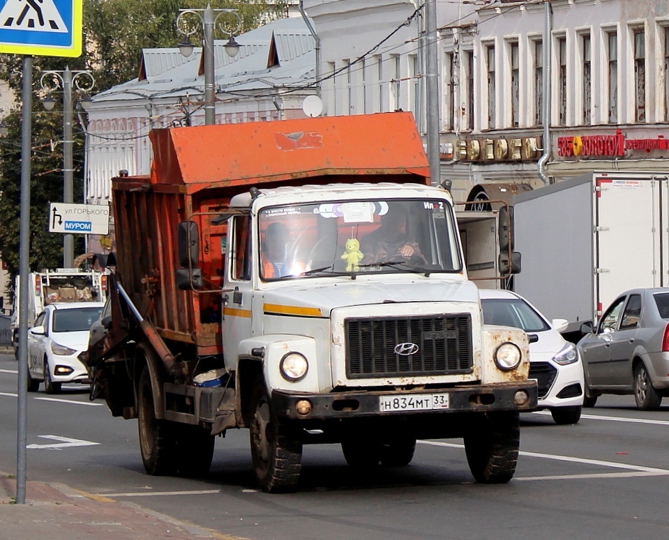 Мусоровоз КО-440 на шасси ГАЗ-3309 №Н 834 МТ 33. Владимир
