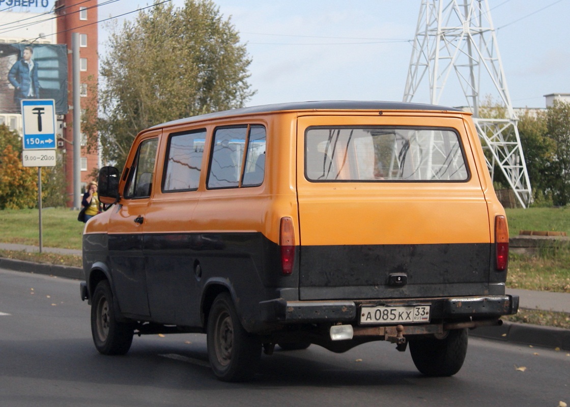 Ford Transit #А 085 КХ 33. Владимир, Большая Нижегородская улица