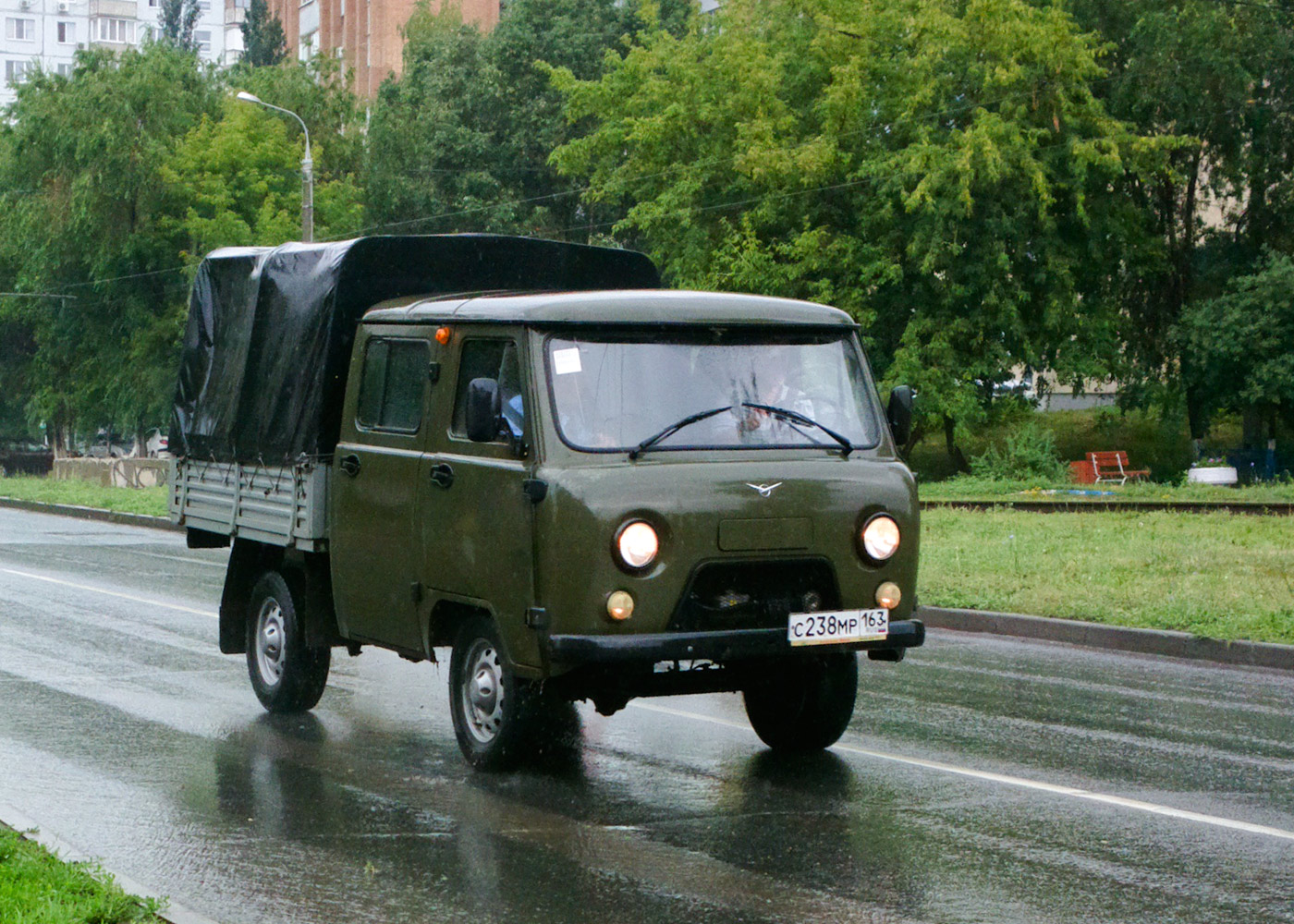 Грузопассажирский автомобиль УАЗ-39094  #С238МР163. г. Самара, ул. Киевская