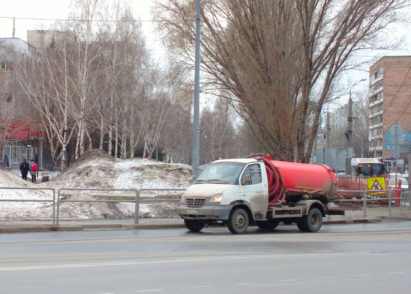 Илососная машина на шасси ГАЗ-33106 "Валдай" #В281СЕ763. г. Самара, ул. Мичурина