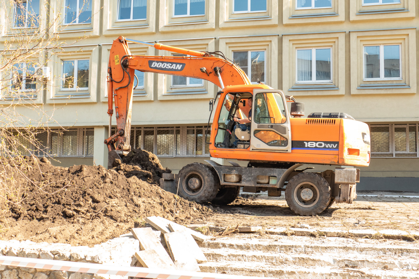 Экскаватор Doosan Solar 180WV. г. Самара, пр. Ленина
