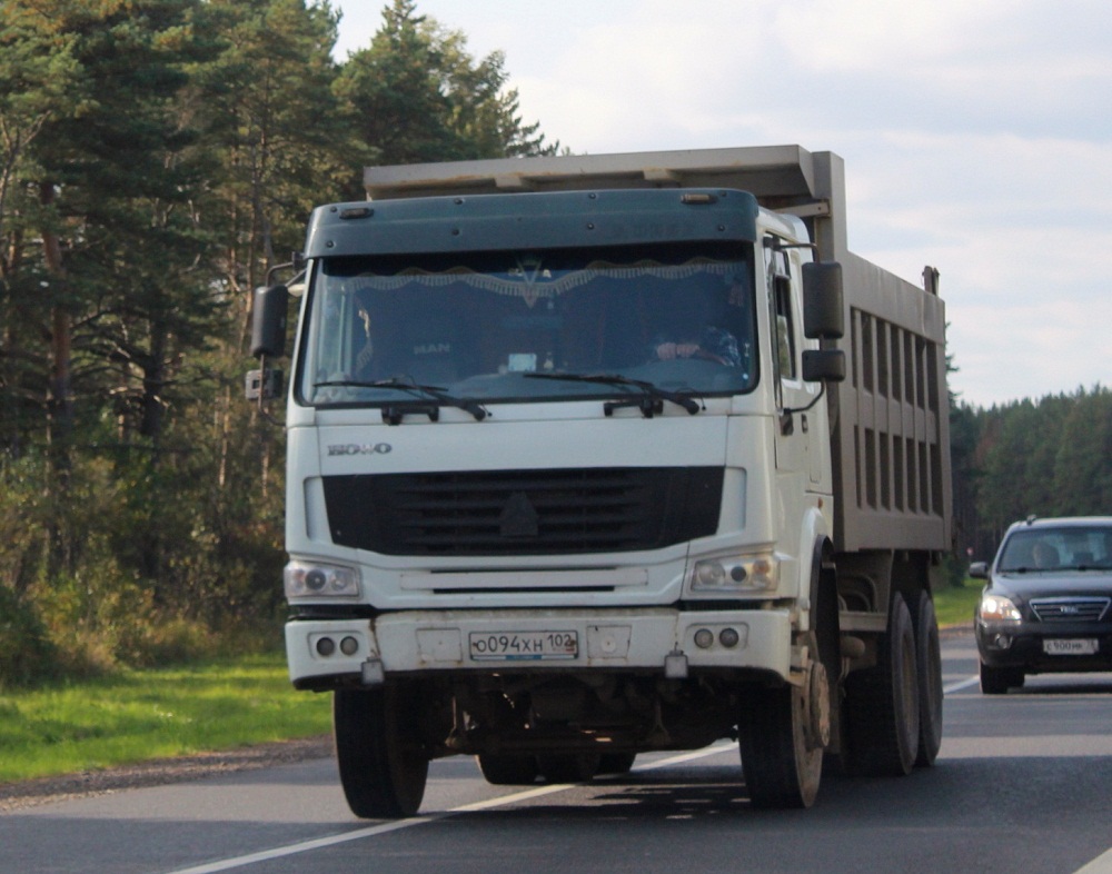 Самосвал CNHTC Howo ZZ3257N3847А, #О094ХН102. Ярославская обл., трасса Р-132 "Золотое кольцо", Ярославский район