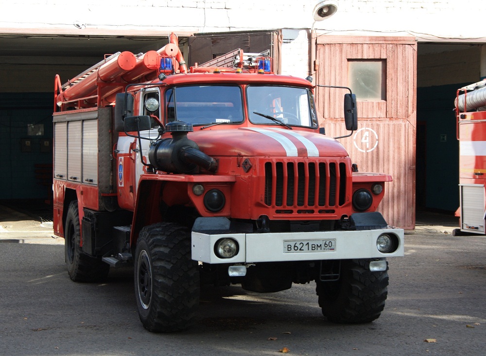 ПСА-2,0-40/2(43206)-008МИ на шасси Урал-43206 #В621ВМ60. г. Псков, Инженерная ул.
