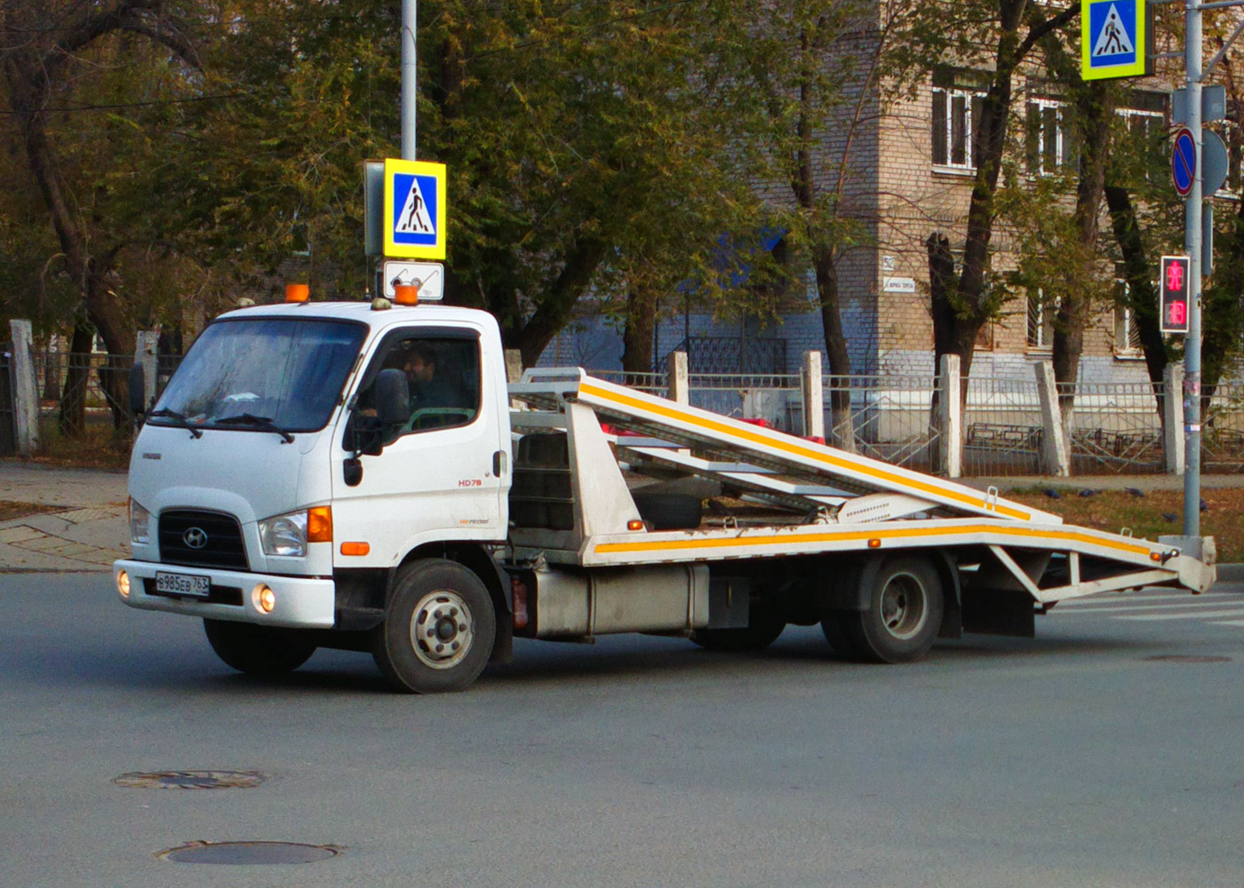 Эвакуатор на шасси Hyundai HD78 #В985ЕВ763. г. Самара, ул. Мориса Тореза