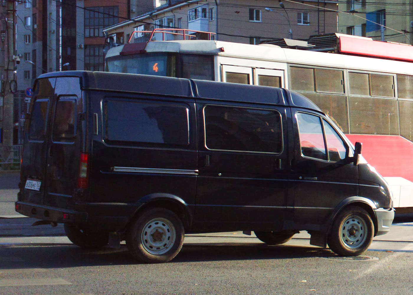 Цельнометаллический фургон ГАЗ-2752 "Соболь" #В006МЕ763. г. Самара, пр. Ленина